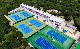 Cancun Tennis Inn